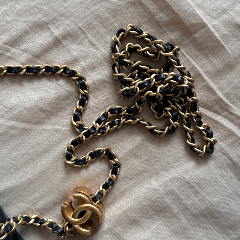 Chanel25B 黑金羊皮雙C調節扣長盒子-3