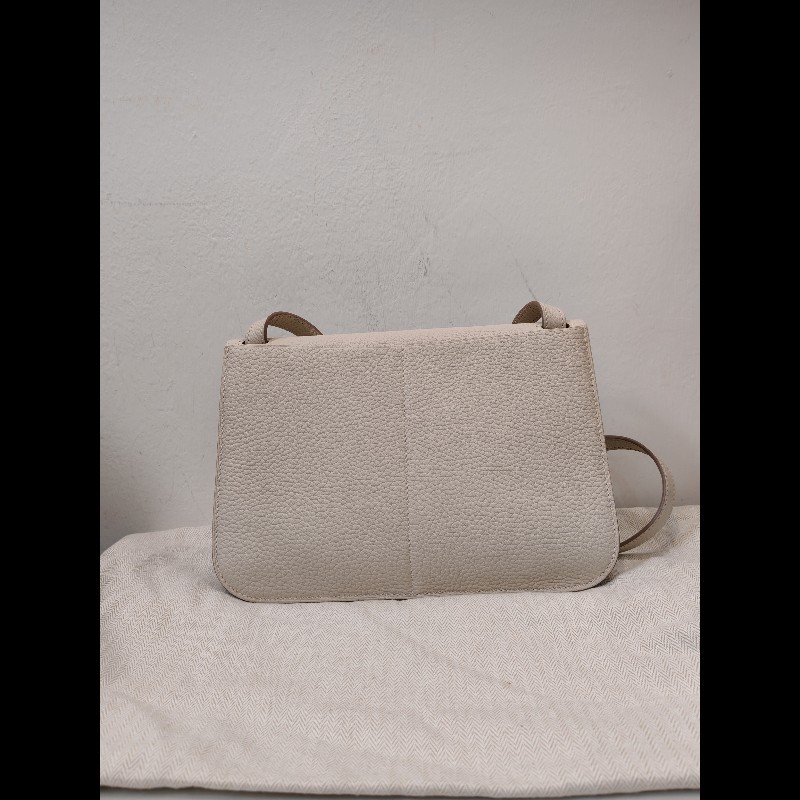 Hermes Halzan 25
奶昔白銀扣-3