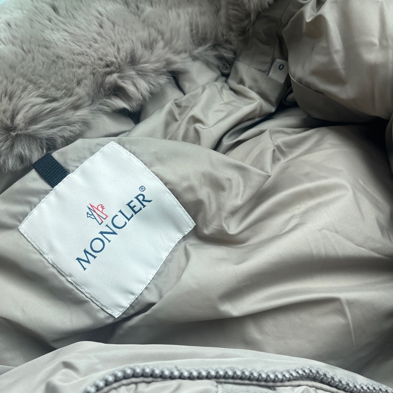 Moncler CHARMILLE 兔毛領羽絨外套-8