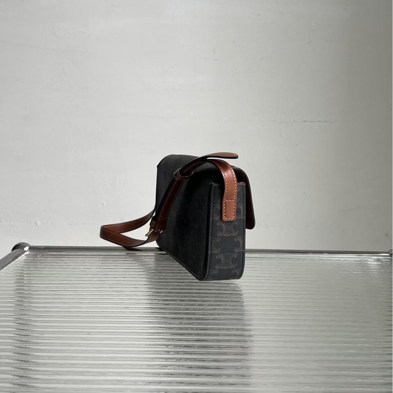 CELINE / 賽琳凱旋門老花腋下包,經典Triomphe系列 牛皮材質,尺寸:20*12*4cm-4