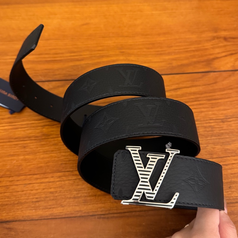 LV M0717Q銀線條logo壓紋皮帶110cm  超特別的款式✨-0