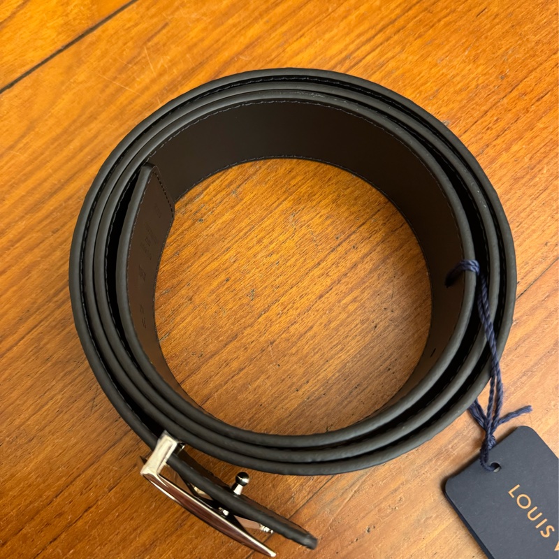 LV M0717Q銀線條logo壓紋皮帶110cm  超特別的款式✨-3