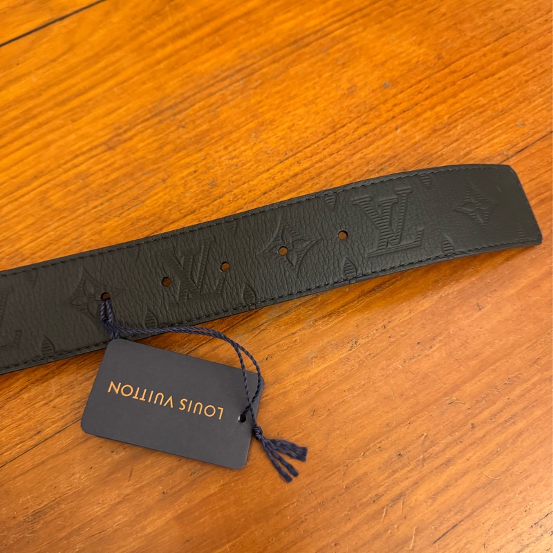 LV M0717Q銀線條logo壓紋皮帶110cm  超特別的款式✨-8