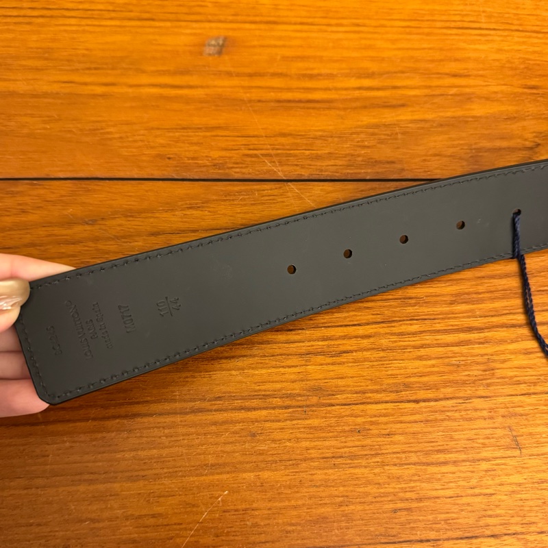 LV M0717Q銀線條logo壓紋皮帶110cm  超特別的款式✨-9