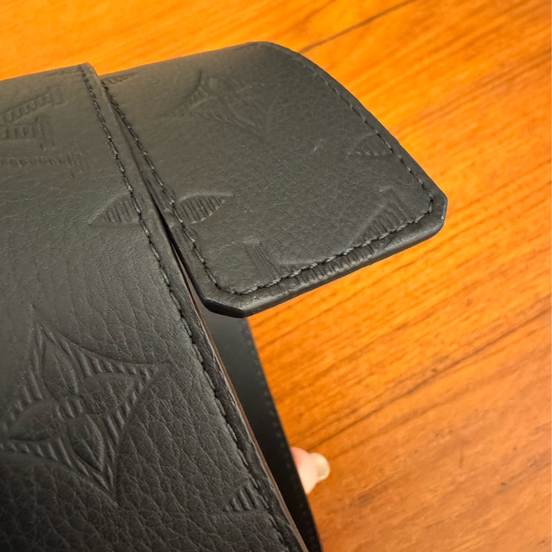 LV M0717Q銀線條logo壓紋皮帶110cm  超特別的款式✨-13