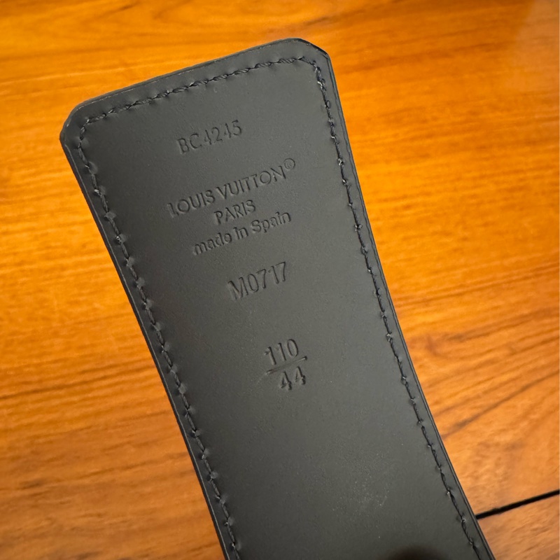 LV M0717Q銀線條logo壓紋皮帶110cm  超特別的款式✨-14