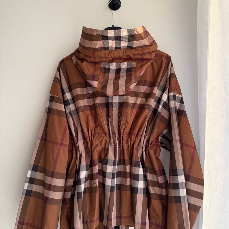 二手特別降價🖤Burberry格紋連帽外套/Burberry連帽風衣夾克/Burberry防風外套/Burberry收腰外套/Burberry外套（深棕/8049804）🖤無花果精品-1