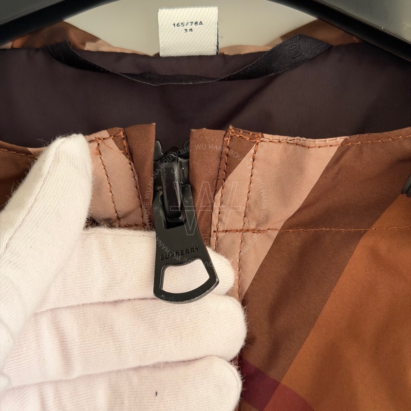 二手特別降價🖤Burberry格紋連帽外套/Burberry連帽風衣夾克/Burberry防風外套/Burberry收腰外套/Burberry外套（深棕/8049804）🖤無花果精品-6
