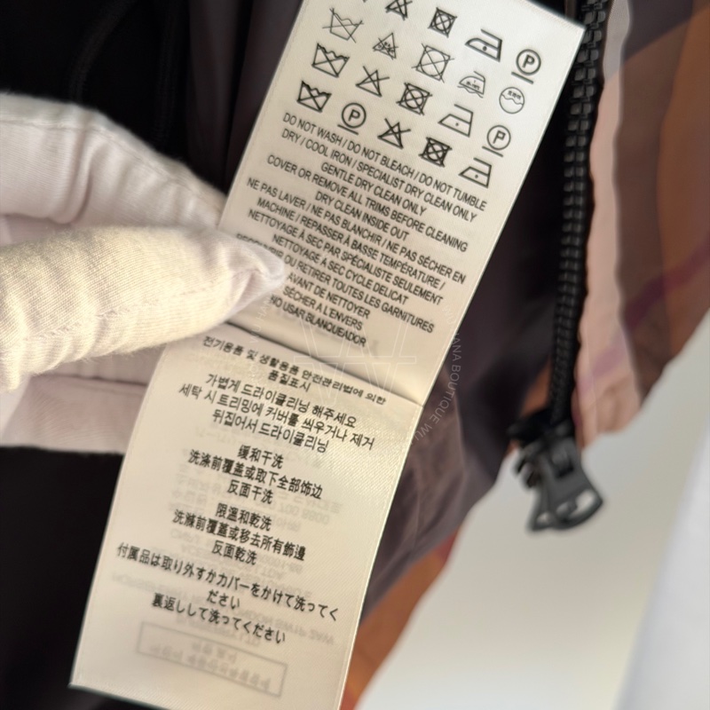 二手特別降價🖤Burberry格紋連帽外套/Burberry連帽風衣夾克/Burberry防風外套/Burberry收腰外套/Burberry外套（深棕/8049804）🖤無花果精品-8