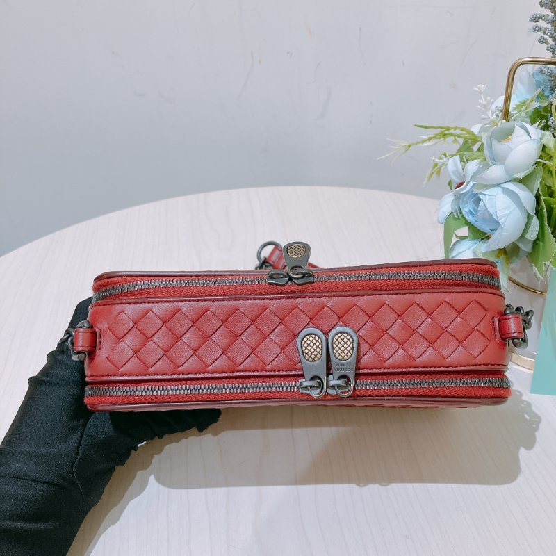 TK1925 葆蝶家 紅色編織 斜孭袋 Bottega Veneta Double Zip Chain Crossbody Bag Intrecciato Nappa Red-5
