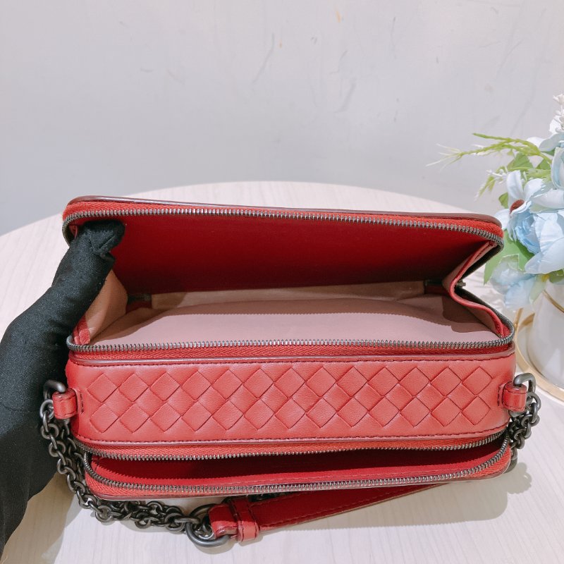 TK1925 葆蝶家 紅色編織 斜孭袋 Bottega Veneta Double Zip Chain Crossbody Bag Intrecciato Nappa Red-6