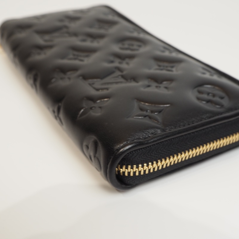 Louis Vuitton 小羊皮老花壓紋長夾-13