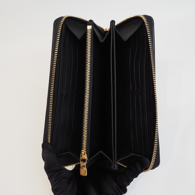 Louis Vuitton 小羊皮老花壓紋長夾-17