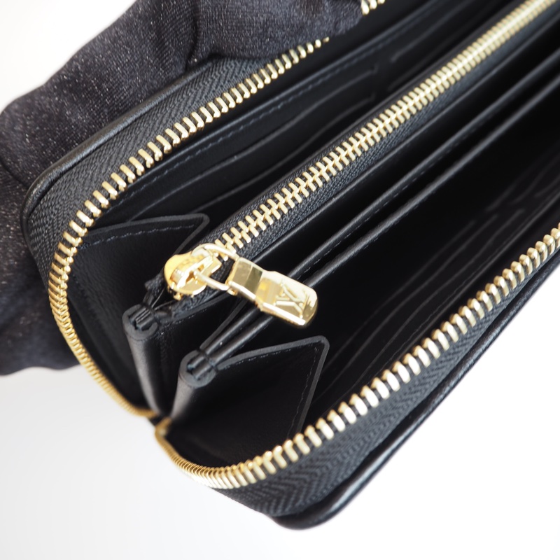 Louis Vuitton 小羊皮老花壓紋長夾-19