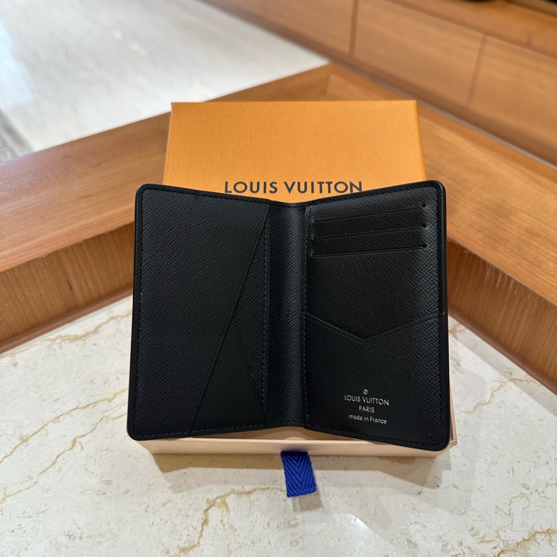 Louis Vuitton Vertical 老花翻蓋卡包 黑色-9