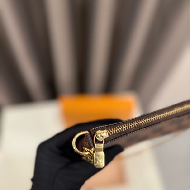 LV 棋盤格一字Mini麻將手提包-3