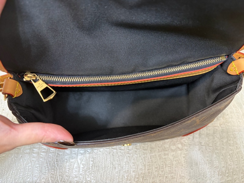 LV 原花金釦Diane法棍包M45985-11