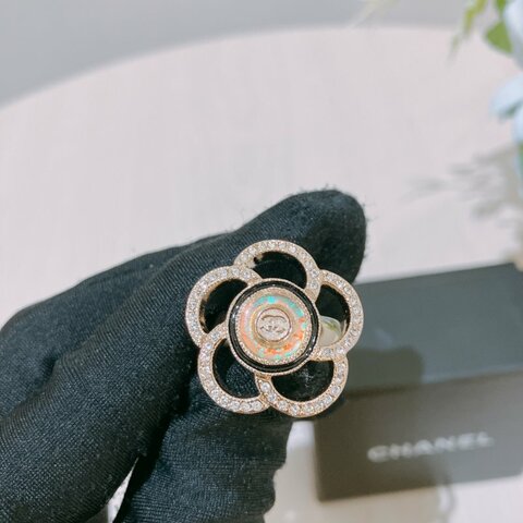 TK1928 香奈兒 山茶花 水晶戒指 Camelia Crystal Hologram Logo Ring Crystal x GHW