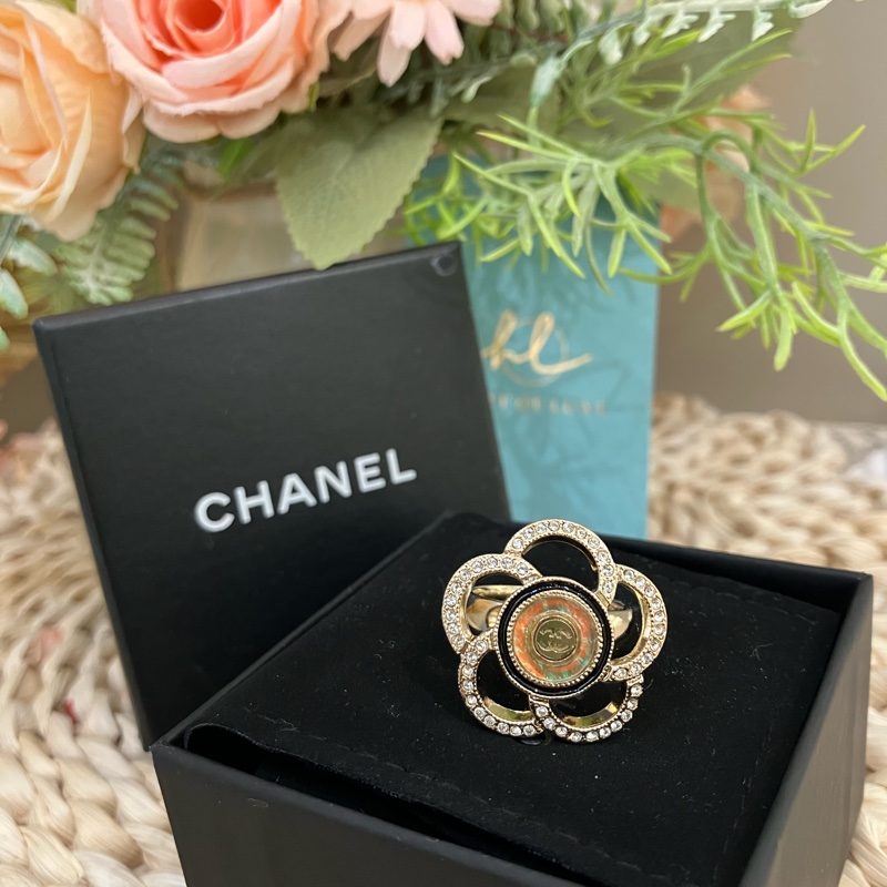 TK1928 香奈兒 山茶花 水晶戒指 Camelia Crystal Hologram Logo Ring Crystal x GHW-15