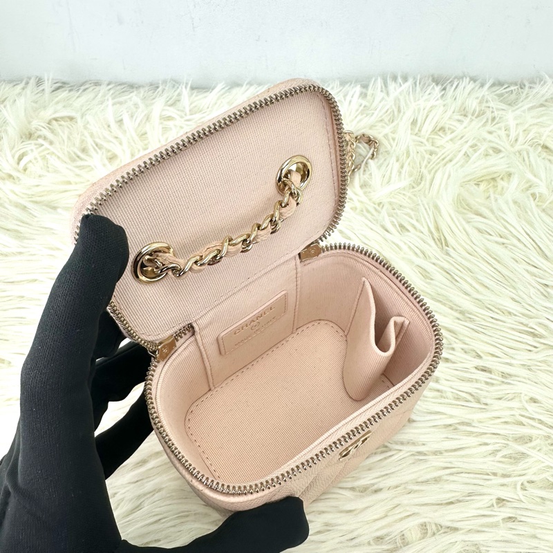 CHANEL 裸粉色荔枝皮金扣小方盒 斜肩包-6