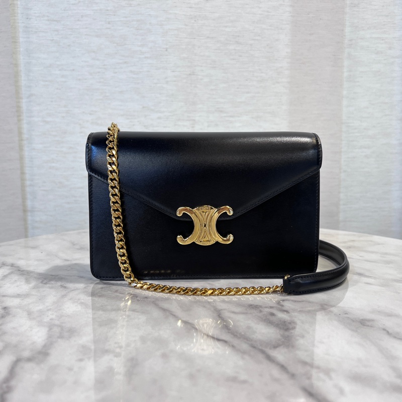 Celine 黑滑面牛皮金釦凱旋門下蓋6卡Woc-0