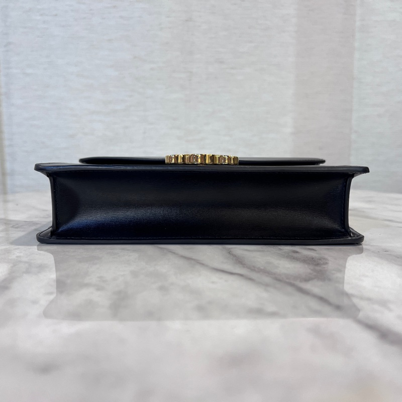 Celine 黑滑面牛皮金釦凱旋門下蓋6卡Woc-2