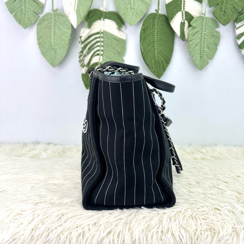 CHANEL 23P Deauville 黑白色銀扣沙灘Tote bag 晶片款-2