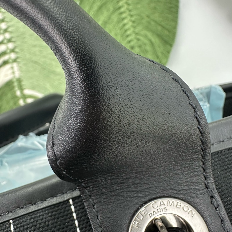 CHANEL 23P Deauville 黑白色銀扣沙灘Tote bag 晶片款-7