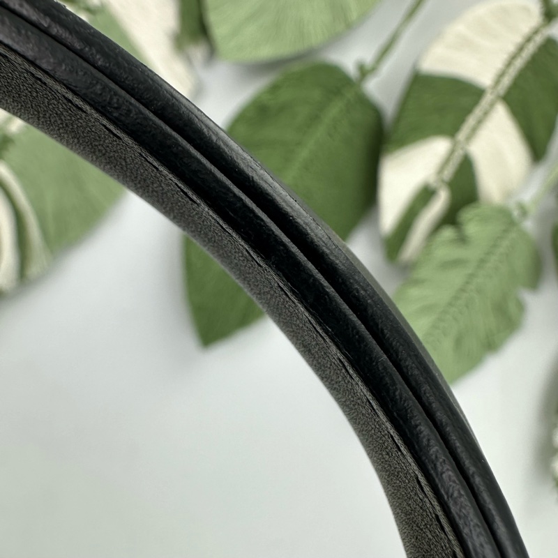 CHANEL 23P Deauville 黑白色銀扣沙灘Tote bag 晶片款-11