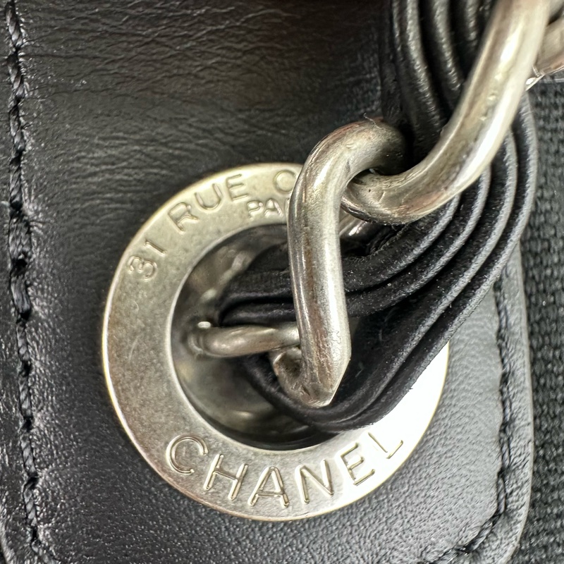 CHANEL 23P Deauville 黑白色銀扣沙灘Tote bag 晶片款-16