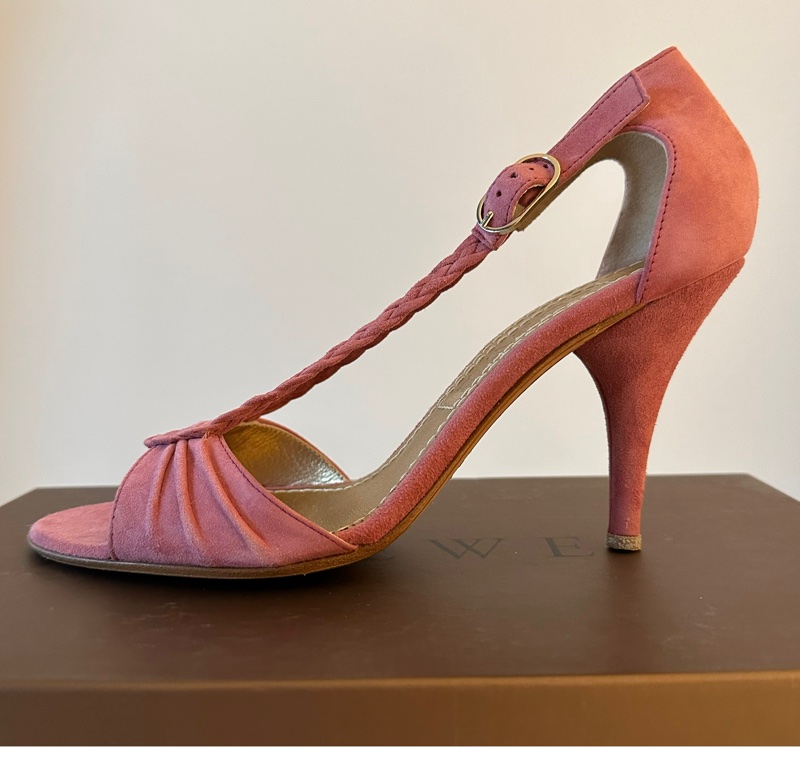 LOEWE 玫粉色麂皮高跟鞋-1