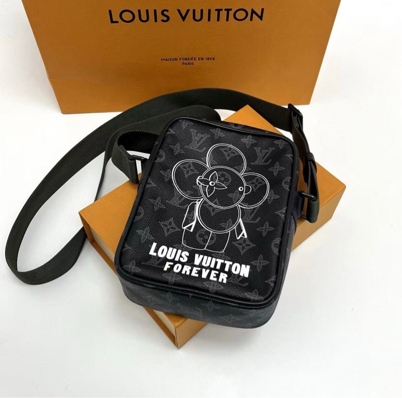 Louis Vuitton 路易威登 Pop Up聯名款 Vivienne 老花滿印相機包 單肩包 斜挎包  尺寸約22x16-0