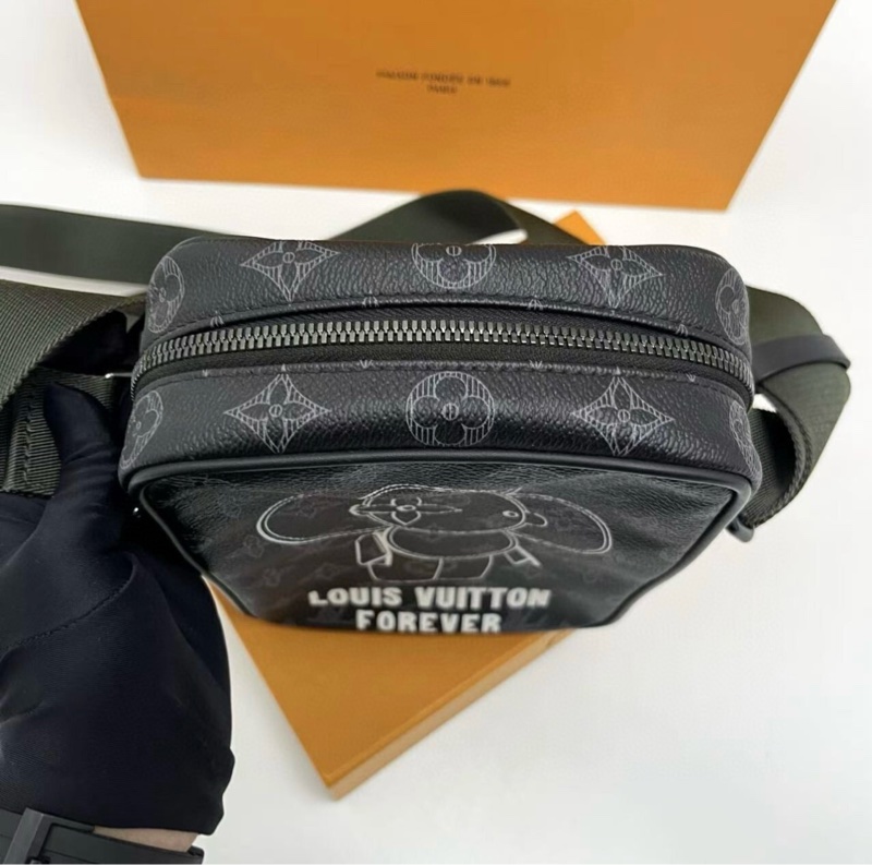 Louis Vuitton 路易威登 Pop Up聯名款 Vivienne 老花滿印相機包 單肩包 斜挎包  尺寸約22x16-2