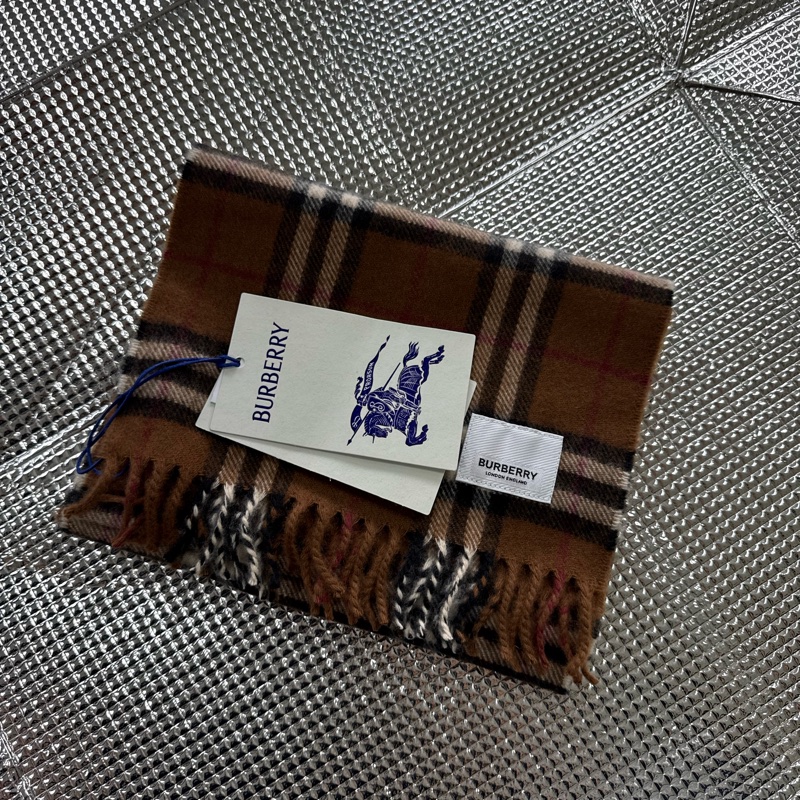 「特價」（童）全新BURBERRY ［專櫃價12200］羊絨格紋圍巾 博柏利-7