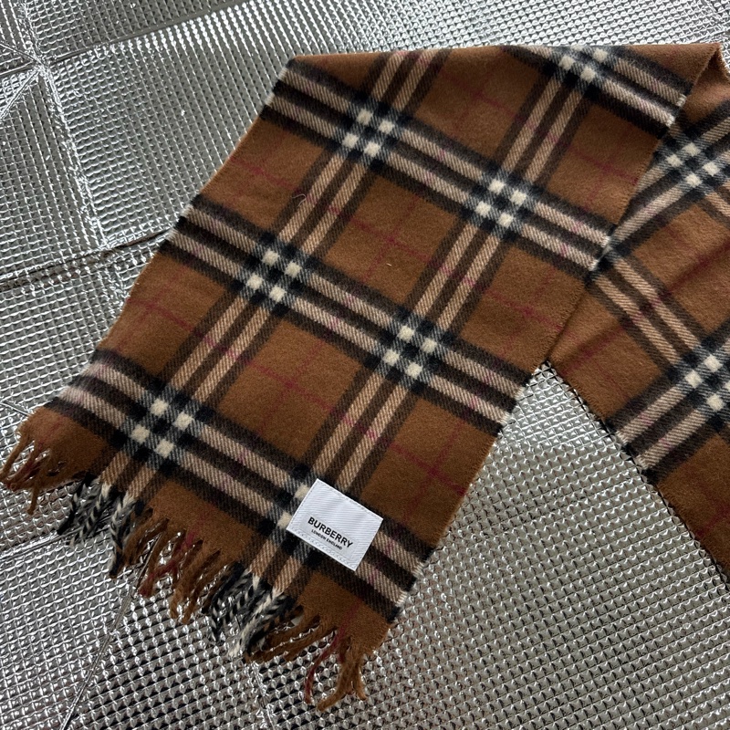 「特價」（童）全新BURBERRY ［專櫃價12200］羊絨格紋圍巾 博柏利-11