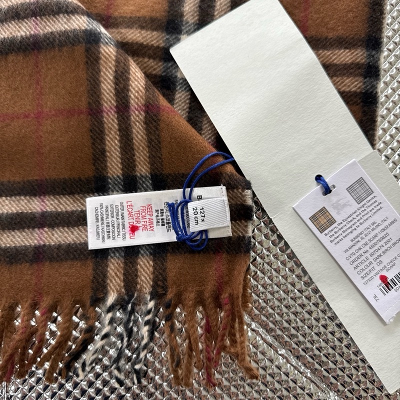 「特價」（童）全新BURBERRY ［專櫃價12200］羊絨格紋圍巾 博柏利-14