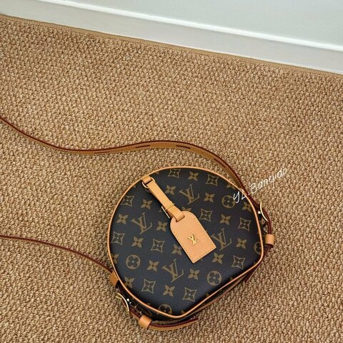 S5237-LV  Boite Chapeau Souple 原花肩背圓餅包 M52294