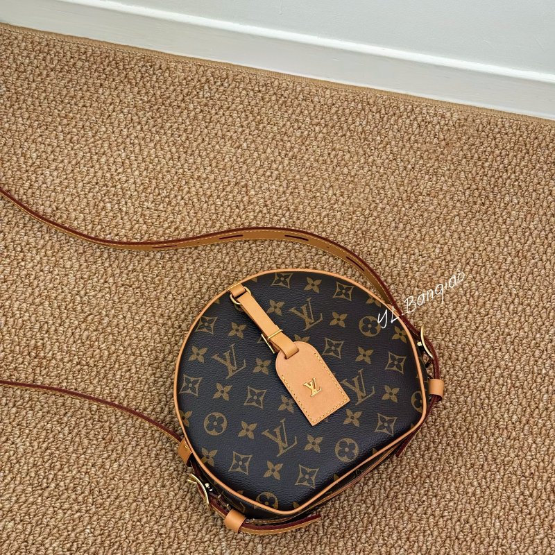 S5237-LV  Boite Chapeau Souple 原花肩背圓餅包 M52294-0