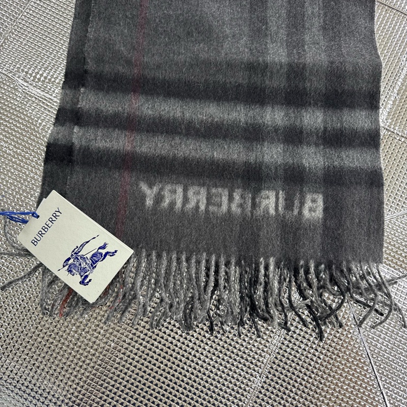「員購特價」全新BURBERRY ［專櫃價22900］雙面羊絨格紋圍巾-9