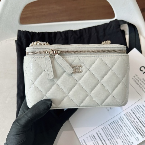 Chanel香奈兒24S金扣淡灰色荔枝紋牛皮化妝包長款盒子包