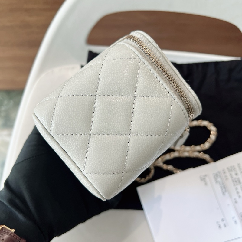 Chanel香奈兒24S金扣淡灰色荔枝紋牛皮化妝包長款盒子包-2