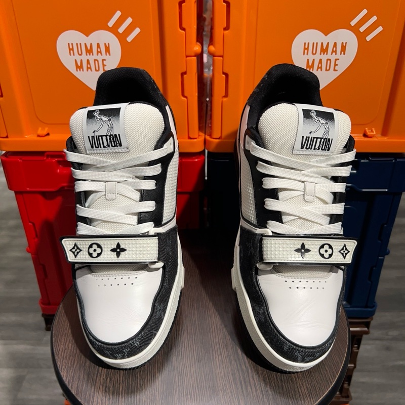 Lv trainer 黑白魔術貼Uk6-3