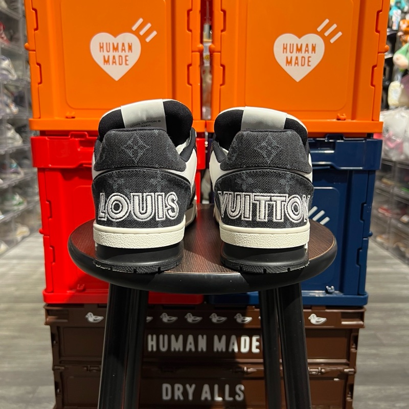 Lv trainer 黑白魔術貼Uk6-4