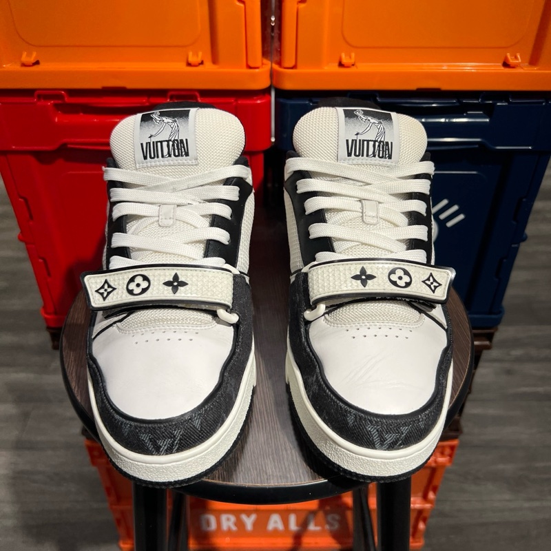 Lv trainer 黑白魔術貼Uk6-7