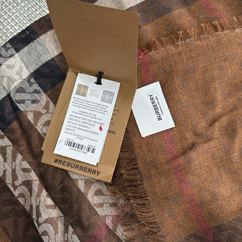 「員購特價」全新BURBERRY ［專櫃價14900］經典格紋羊毛桑蠶絲圍巾-3