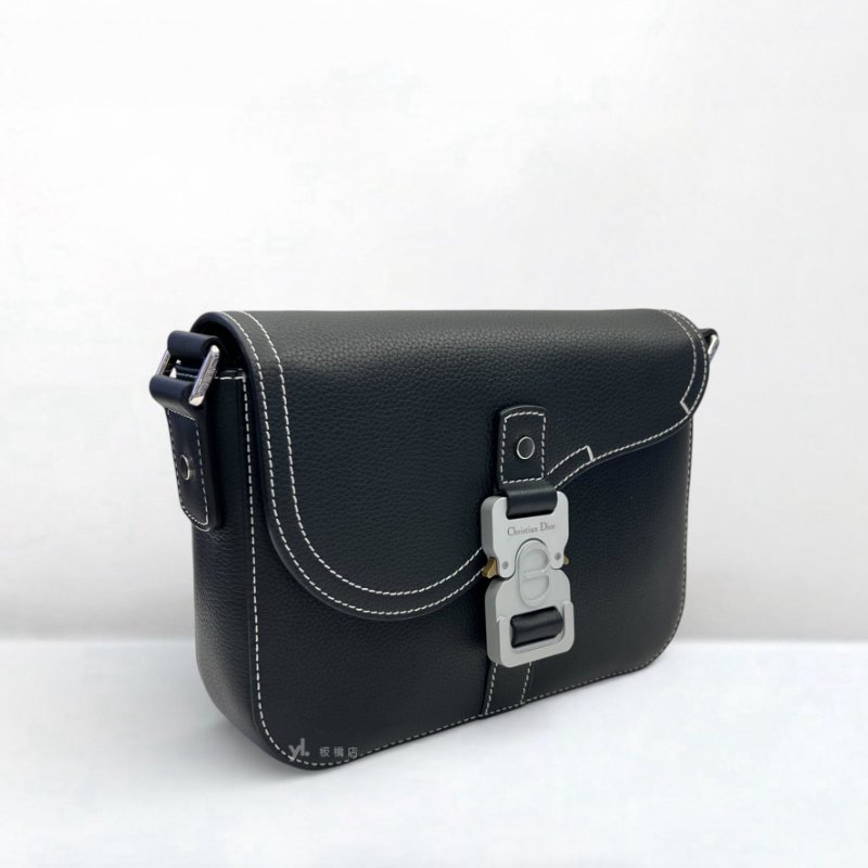 S5243-DIOR包包 Saddle小型黑牛皮翻蓋郵差包-1