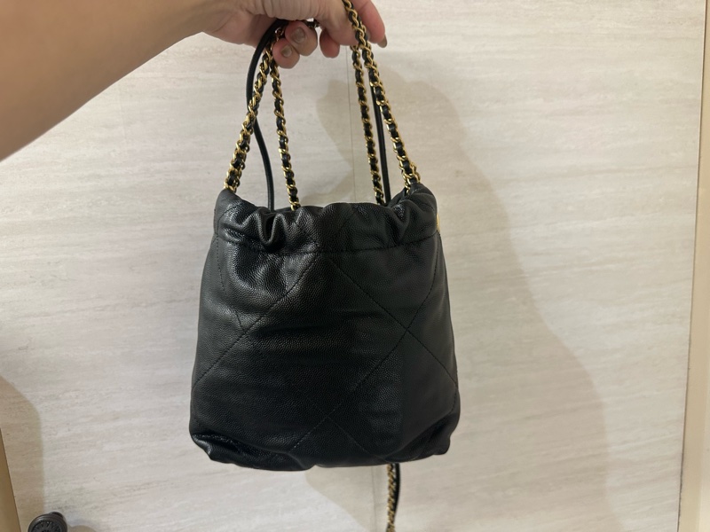 Chanel 黑荔枝牛皮黑字母logo金釦大菱格mini22包 AS3980-1