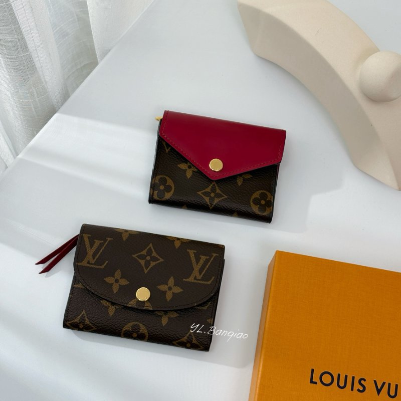 S5245-LV ZOE原花拼紫紅迷你三折短夾M62932-0