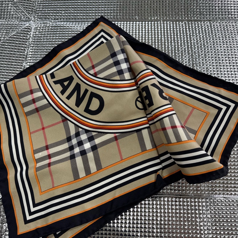 「員購特價」全新BURBERRY 格紋圖案真絲絲巾(米色)博柏利絲巾-11