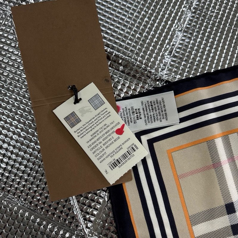「員購特價」全新BURBERRY 格紋圖案真絲絲巾(米色)博柏利絲巾-12